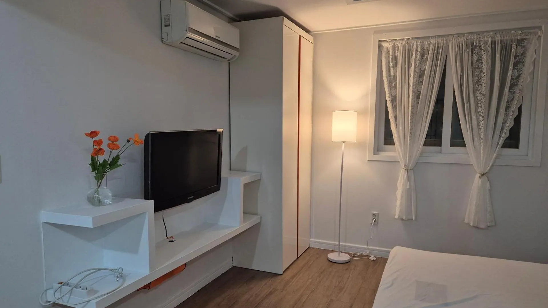 Small And Pretty House Near Busan Station, Pet-Friendly, Suitable For 2 People Jižní Korea